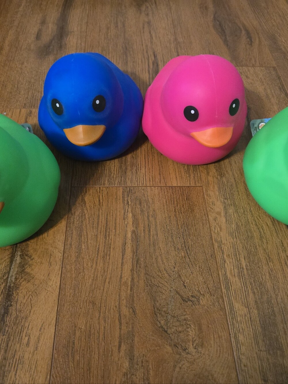 Toymendous Laffy Quacks, Jumbo Squishy Ducks